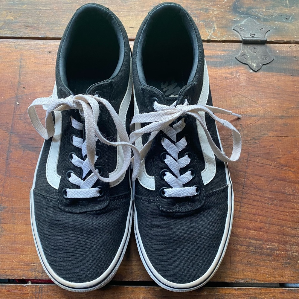 Black vans size 7.5